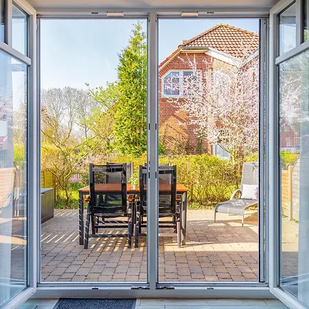 Holiday home Luett Wulkje, Zentrales Mit Garten, Hund Willkommen! Greetsiel